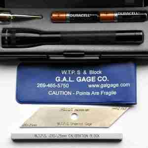 Indicador WTPS con bloque de calibración y linterna Mini Maglite Marca Gal Gage Cat 71
